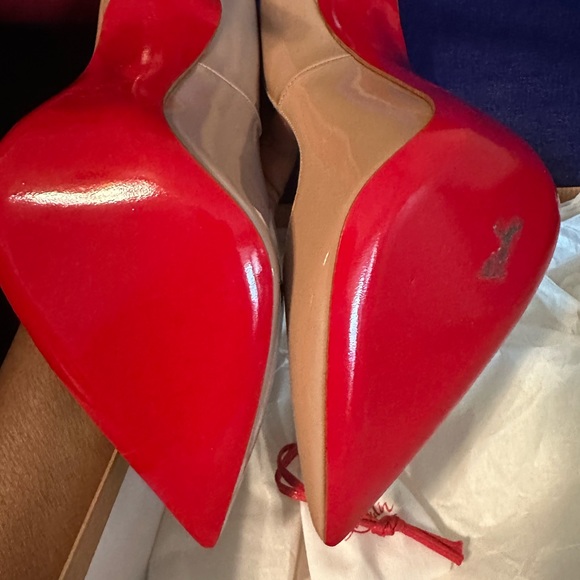 Brand New! Never worn. Box and extra taps included. Size40. Patent leather. - Picture 3 of 16